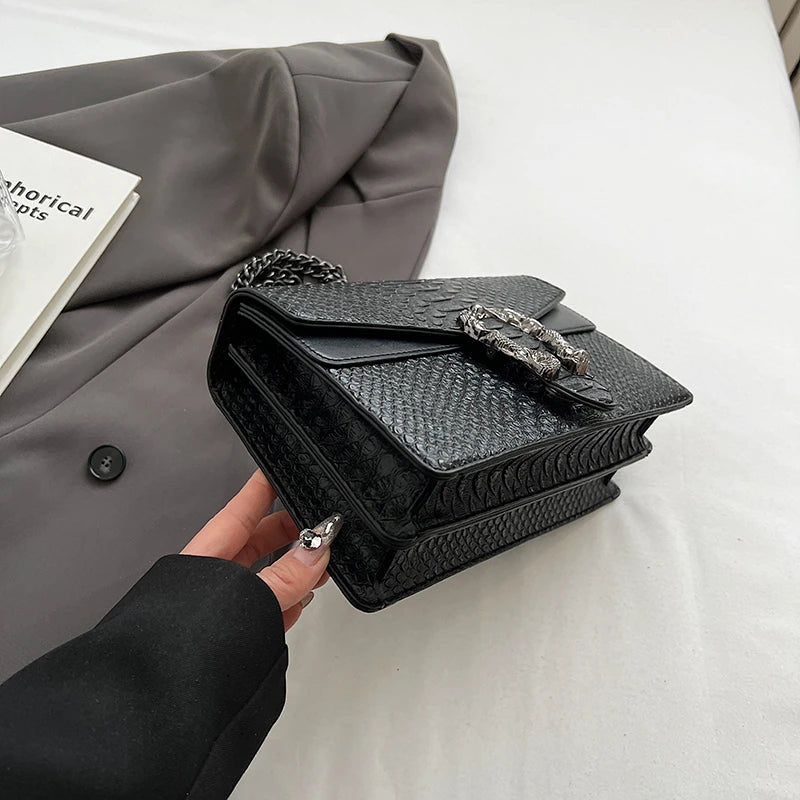 Retro stil modna veriga ramenska torba za ženske kače vzorec crossbody mala kvadratna torba trendovska dodatna oprema