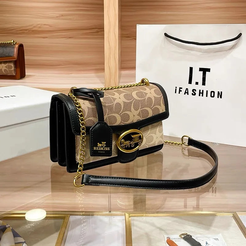 Lahka luksuzna ženska torba 2025 Nova barvna kontrastna kontrastna enojna ramena pazduha oblikovalec modne modne Crossbody Small Squa