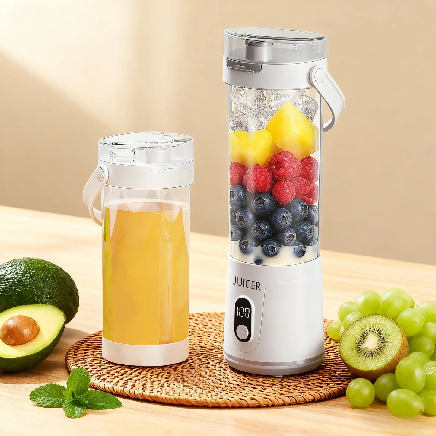 Portable Personal Electric USB Juicer,600ML Mini Blender Portable Blender For Shakes and Smoothies juice