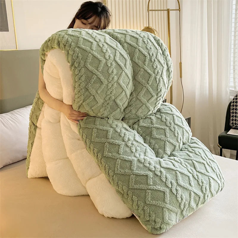 Comoda trapunta in velluto double-face con nucleo per camera da letto, coperta in velluto ispessito per la casa, trapunta in pile di agnello, nucleo caldo della trapunta confortevole