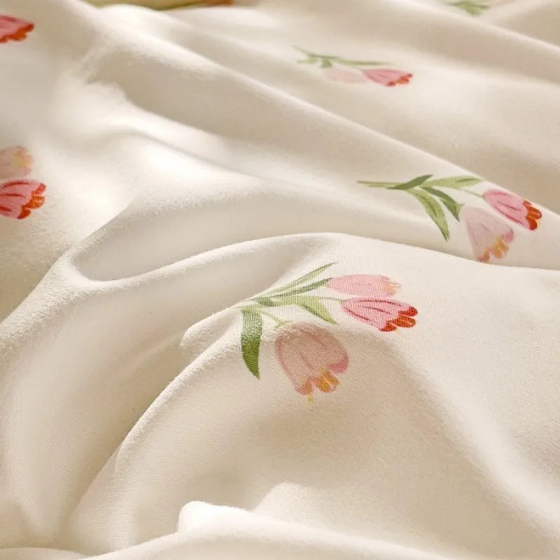 2025 new 3-piece cartoon heart-shaped plant floral print set, a duvet cover and a pair of pillowcases (no padding)