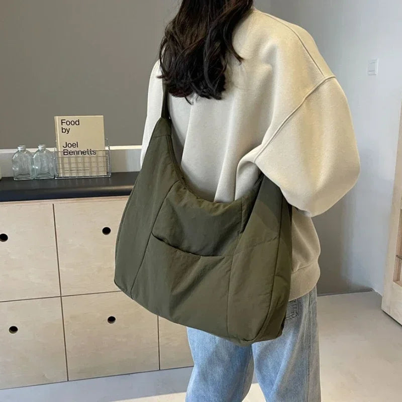 Trendy kvinners myk klut skulderveske Solidfarge student 2025 Spring Y2k Casual Style Big Handbags Crossbody vesker for kvinner