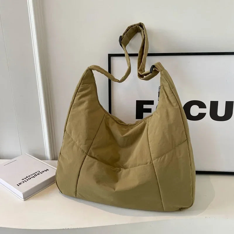 Trendy kvinners myk klut skulderveske Solidfarge student 2025 Spring Y2k Casual Style Big Handbags Crossbody vesker for kvinner