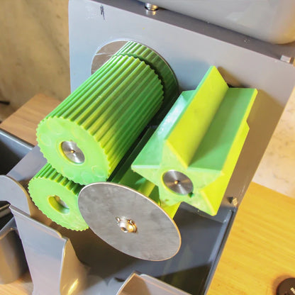 110/220V komercijalni limun kumquat sokovnik Potpuno automatski sok 100W višenamjenski voćni sok 1000c-1 automatski sok od ostataka