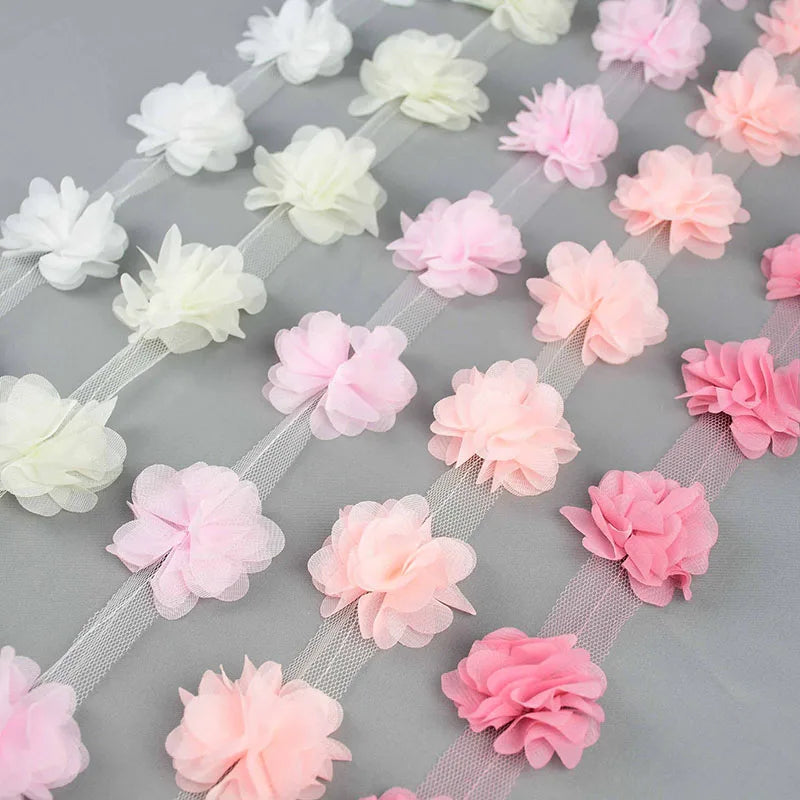 2 YARDES 24PCS FLOWERS 3D -sifonki Klusterit Kukkia pitsimekon sisustus Pitsikangas Applikointi DIY -käsityöt ompelutarvikkeet