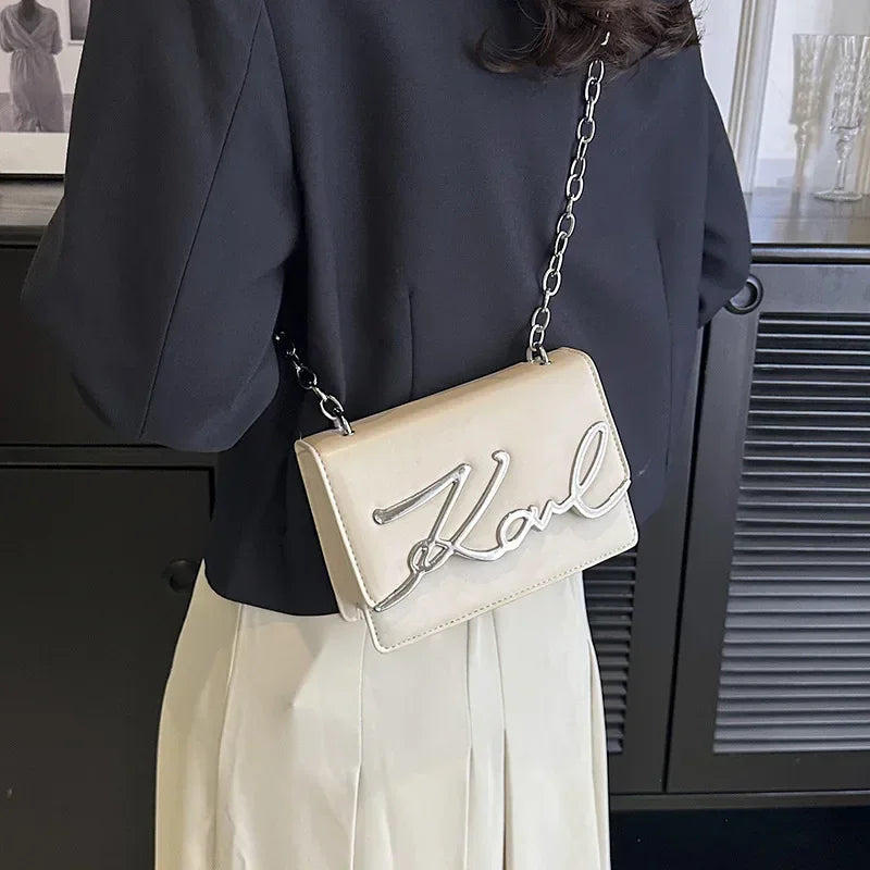 Candy Colored Fashionable Ladies Chain Crossbody Bag Versatile Commuter Shoulder Bag PU Leather Medium Hardness Zipper Opening