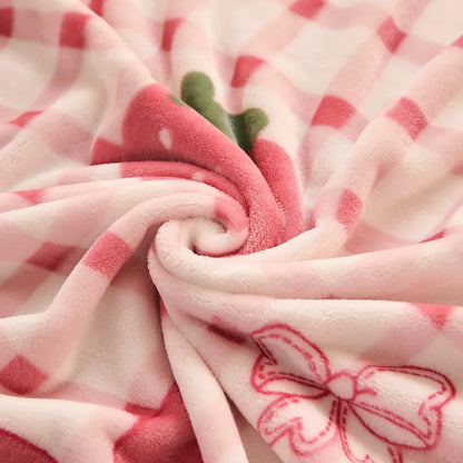 Girls Cartoon Strawberry Flannel Blanket, Warm Bedspread Sheet, Fuzzy Soft Fleece Plush Blankets for Bed Sofa Nap Shawl Blankets