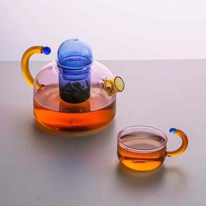 Kontrasterende farge te potte fargerik glass te vann separasjon filtrering tekanne te kopp sett kreativ drikkevare teakettle