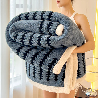 1pc The soft Taff velvet blanket, a warm and comfortable cover blanket, is suitable for office naps, bedrooms and sofas