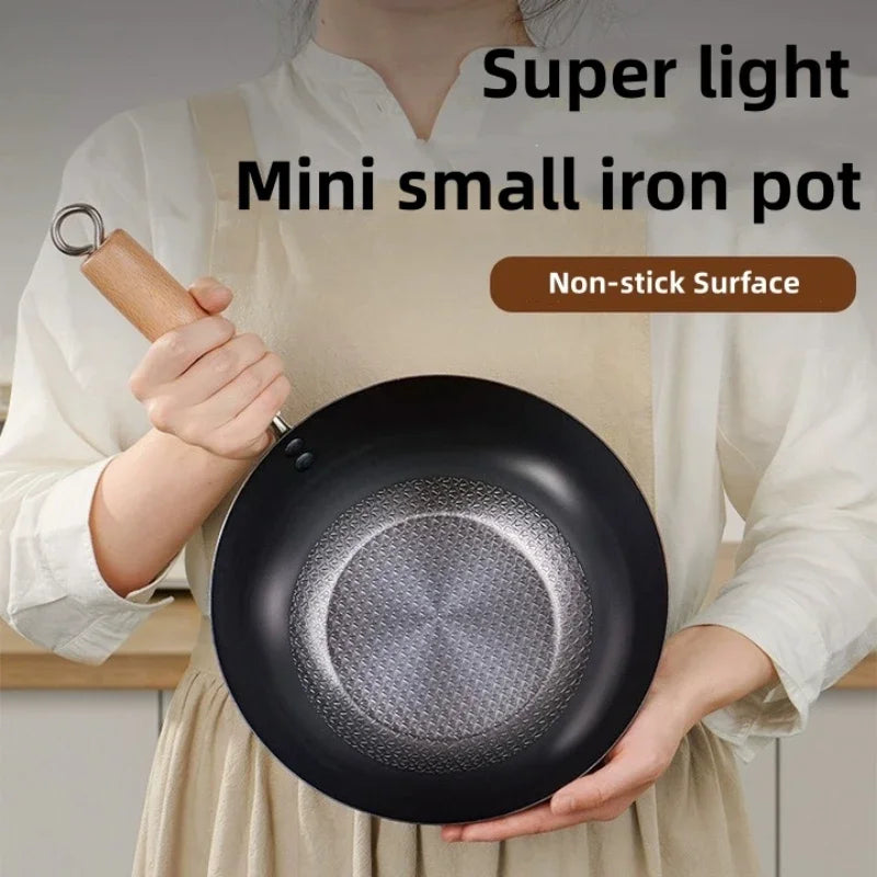 Χειροποίητο σιδερένιο κατσαρόλα τηγάνι Wok Pan Uncoated Gas Sove Cooker Cooker Universal Non-Stick Iron Wok Subpan Seats Set Set