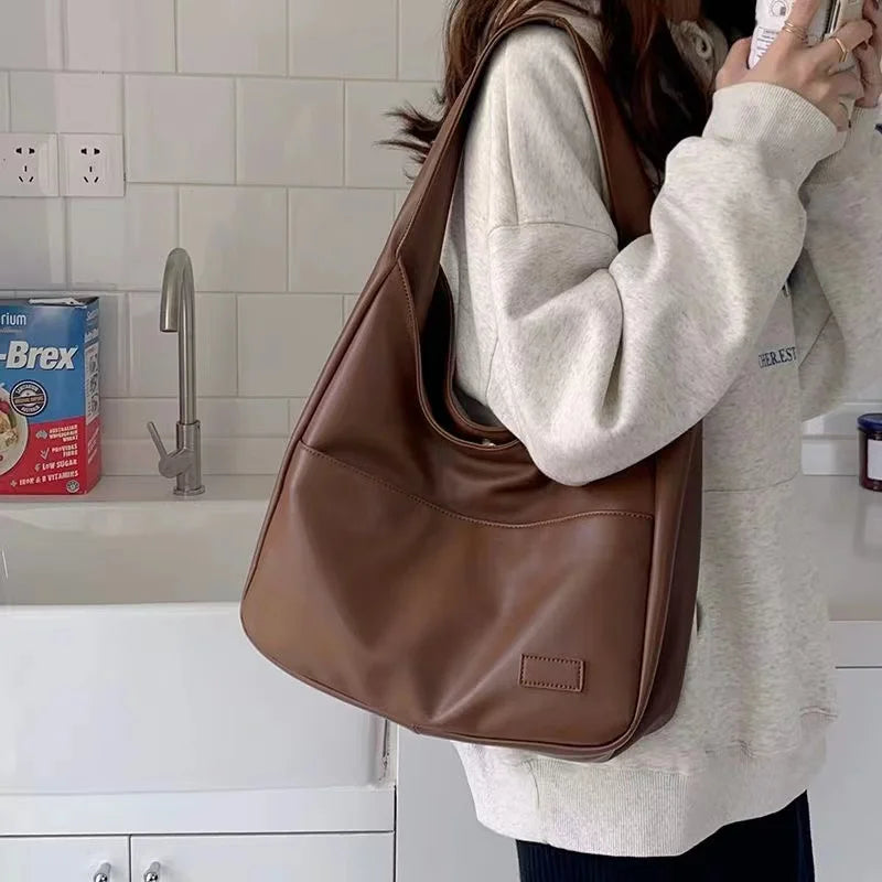 Stor kapacitetstaske Kvinders nye trendy skuldertaske Enkel og alsidig pendlerpose Fashion Trendy Student Classroom Bag