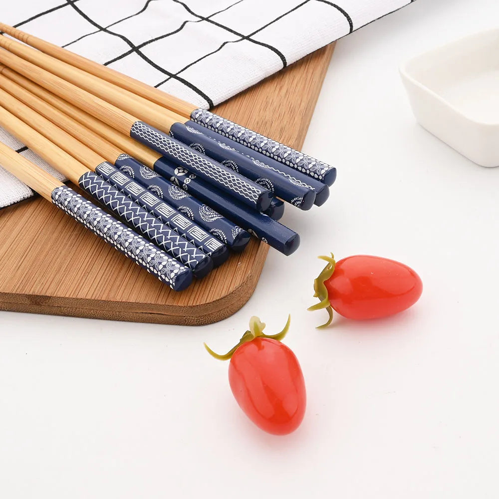 Reusable 5Parirkatastare handgemaachte Bambus japanesche natierlechen Holzkëscht Chopsticks Sushi Iessgaarf Multi-Boot Hacken