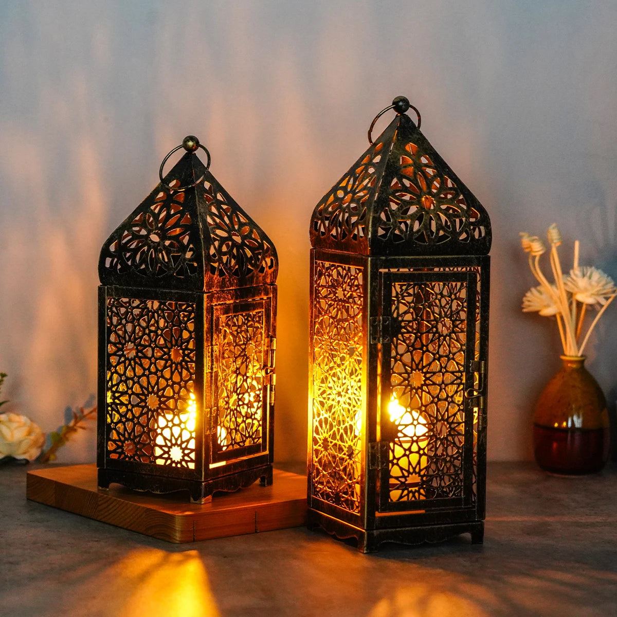 1PC Közel -Kelet Arab Fém Vintage Wind Light Lantern gyertyatartó asztali felső otthoni dekoráció, nincs gyertya