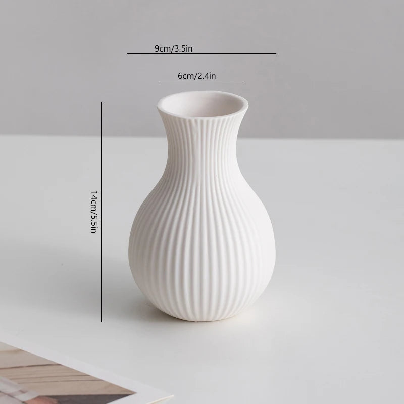 White, simple and modern ceramic vase, living room flower arrangement, light luxury and high-end feel, earthenware jar, table de
