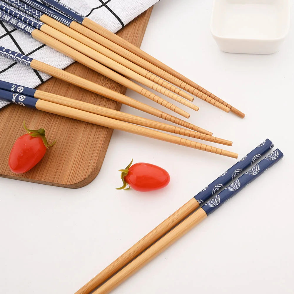 Reusable 5Parirkatastare handgemaachte Bambus japanesche natierlechen Holzkëscht Chopsticks Sushi Iessgaarf Multi-Boot Hacken