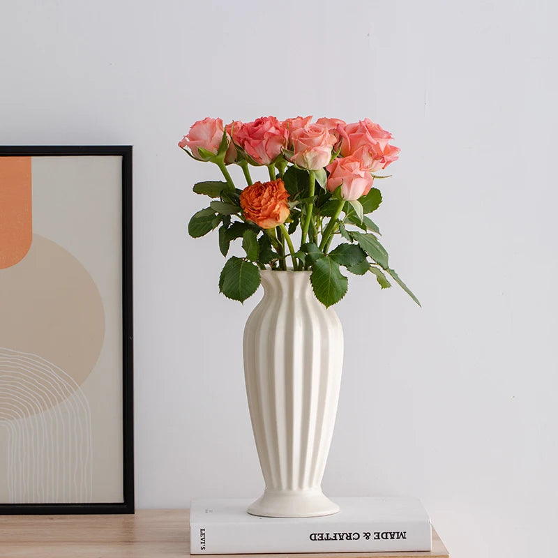 Shumen Simple Cream White Ceramic Flower Vase for Decorating Dry Flowers and Artificial Flowers for Living Room TV Stand Flower