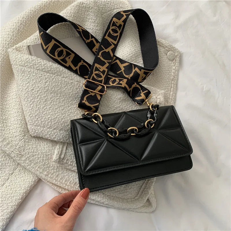 2024 New WOMEN'S Bags Korean Version of the Lingge Chain Shoulder Bag Solid Color Messenger Small Square Bag