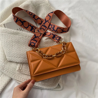 2024 New WOMEN'S Bags Korean Version of the Lingge Chain Shoulder Bag Solid Color Messenger Small Square Bag