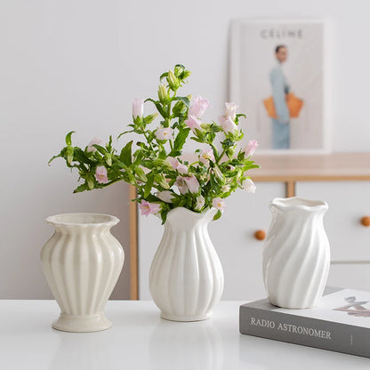 Shumen Simple Cream White Ceramic Flower Vase for Decorating Dry Flowers and Artificial Flowers for Living Room TV Stand Flower