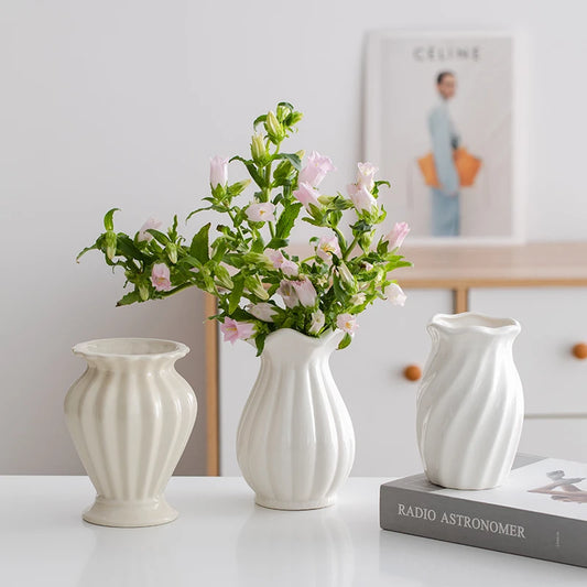 Shumen Simple Cream White Ceramic Flower Vase for Decorating Dry Flowers and Artificial Flowers for Living Room TV Stand Flower