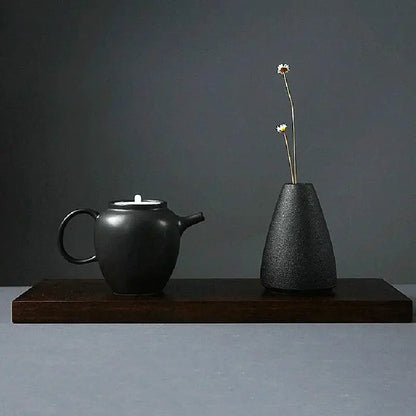 Schwarze Keramik kleine Vase Home Dekoration Crafts Tabletop Ornament Simplicity Japanische Dekoration im Stil