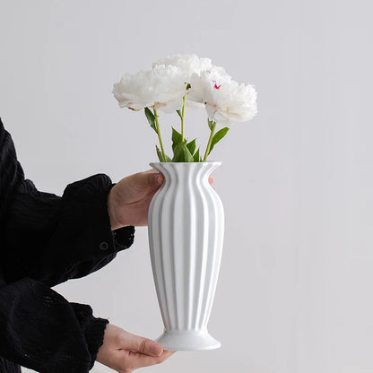 Shumen Simple Cream White Ceramic Flower Vase for Decorating Dry Flowers and Artificial Flowers for Living Room TV Stand Flower