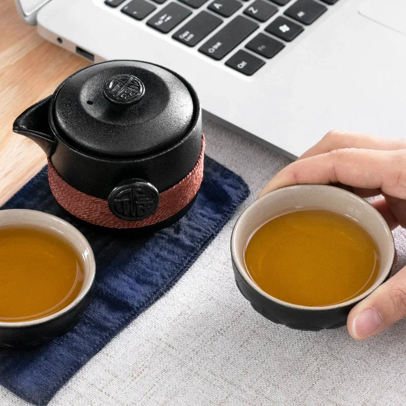 Travel Tea Set Black Pottery Portable Teaware Incule 1pcs Teapot 2pcs 1Bag Gaiwan Cups Coffeeware Teaware Green Cup Sets