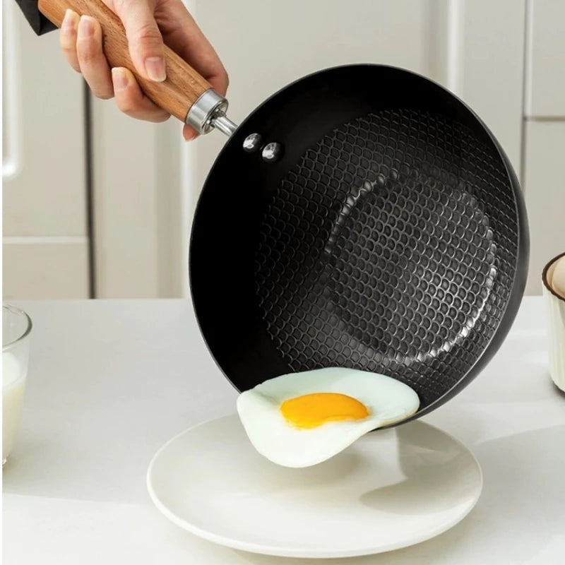 Handgemaakte ijzeren pot frituren Pan Wok Pan Uncoated gaskachel Inductie Cooker Universele non-stick Iron Wok Sankpan kookgerei set