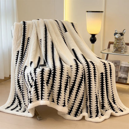 1pc The soft Taff velvet blanket, a warm and comfortable cover blanket, is suitable for office naps, bedrooms and sofas