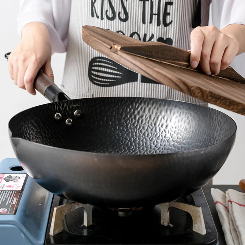 Iron Wok Traditional 12,5 "kulstofstål wok ikke-stick pan woks og rør steg pander med låg køkken kogeklokke til alle komfurer