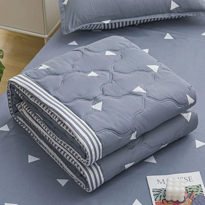 Daisy Printed Quilted Summer Quilt and Pillowcase or Single Quilts Soft Breathable Single Double Blanket Washable Thin Comforter