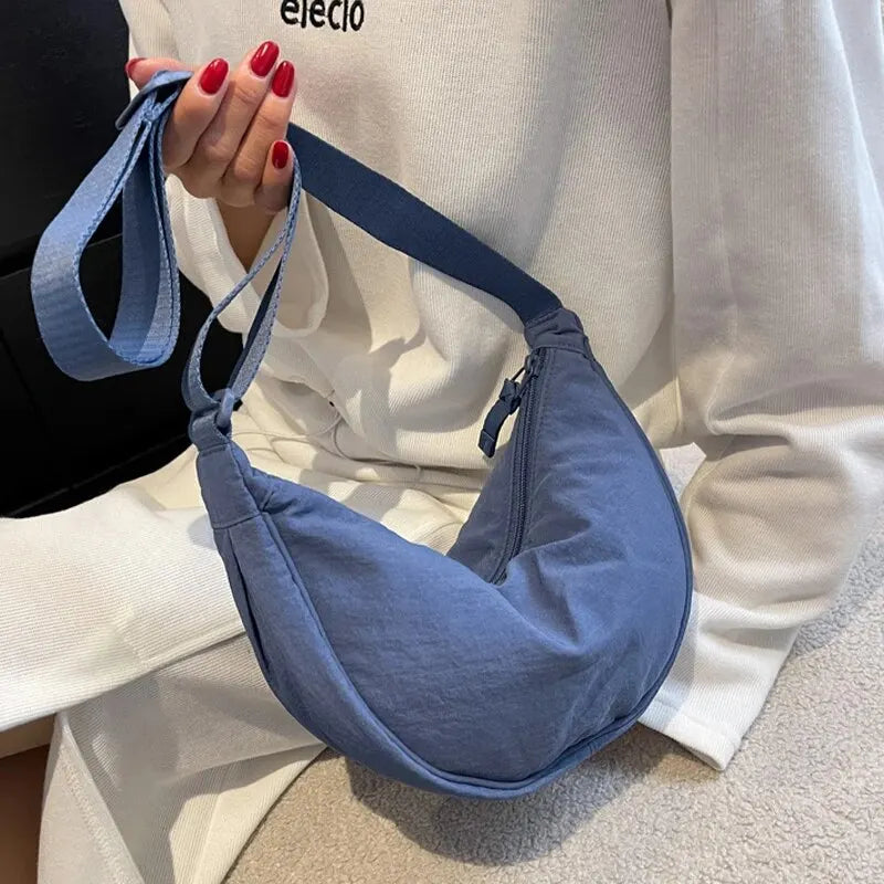 New Simple and Casual Solid Color Nylon Large Capacity Women's Dumpling Bag Shoulder Bag for Travel and Commuting