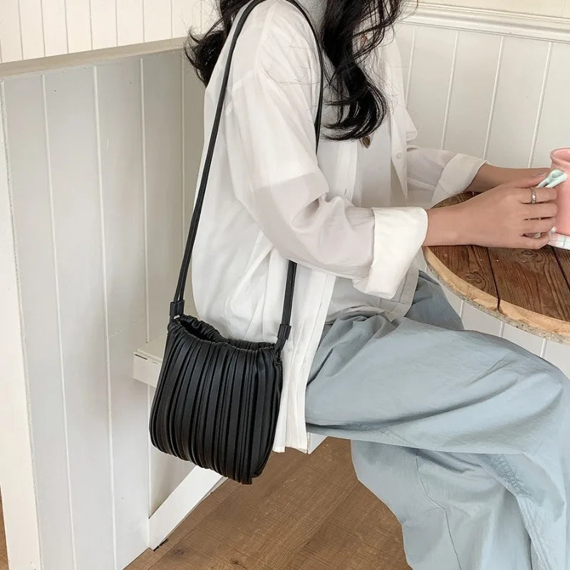 Summer Fashion New Crossbody Bag Women's PU Single Shoulder Mini Bag Luxury Versatile Pleated Casual Small Square Bag