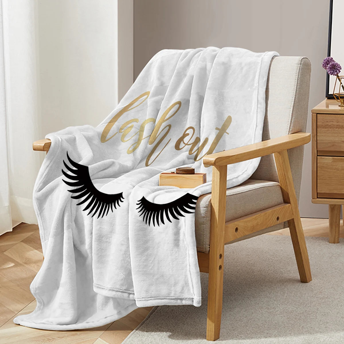 Long Eyelashes Printed Throw Blanket Plush Fluffy Flannel Fleece Blanket Soft Throws for Sofa Couch and Bed