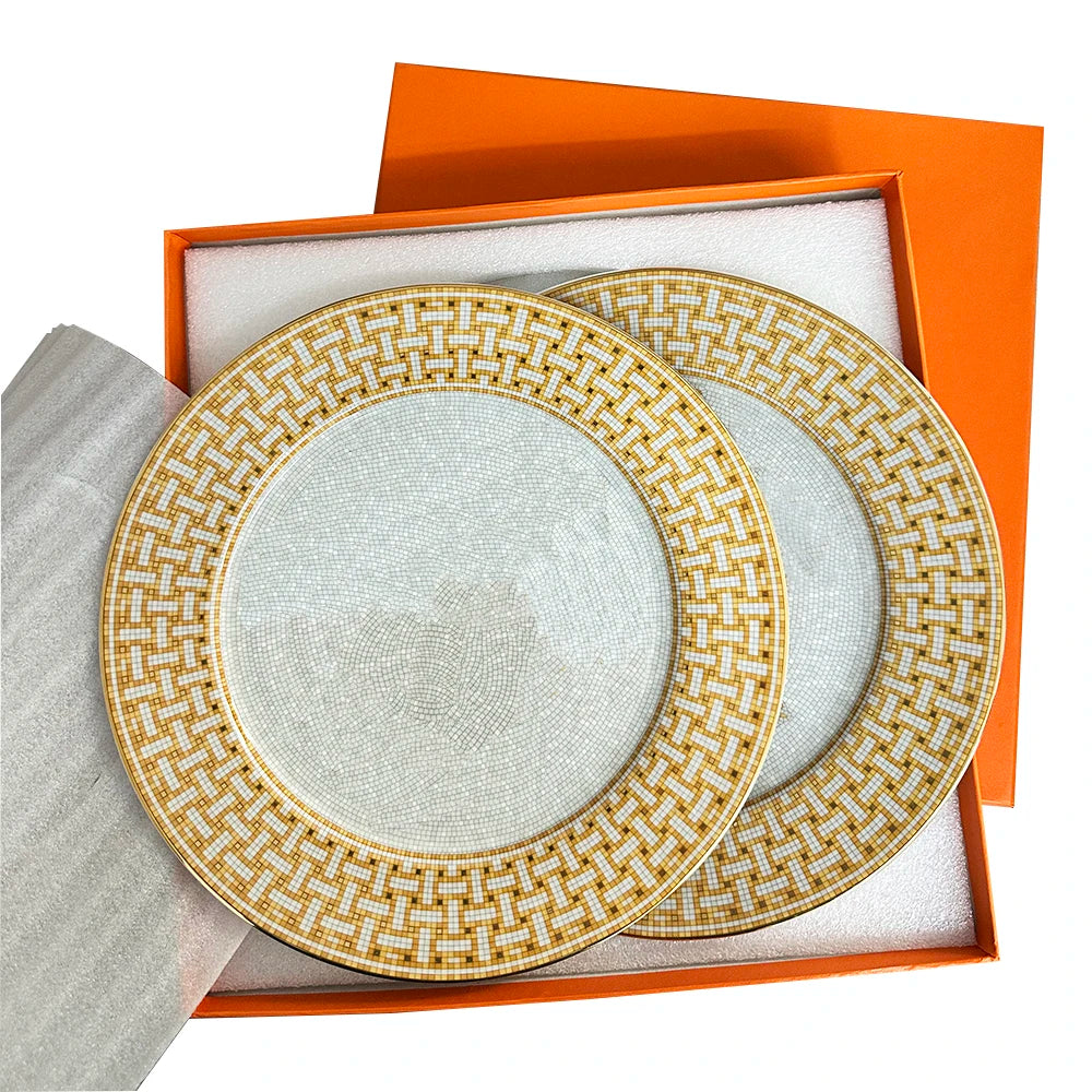 2 Pcs Porcelain 10.5 Inch European Retro Tableware Western Flat Plate Bone China Home Round Ceramic Steak Plate