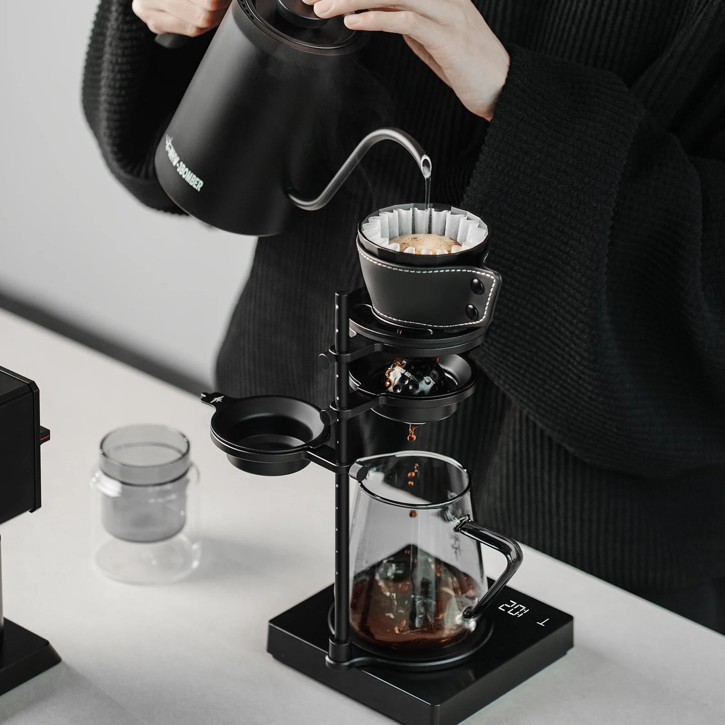 MHW-3BOMBER Meteorite Dripper Aluminum Pour Over Coffee Maker Coffee Dripper For 1-2 Cups Leather Cover Fit Cake Filter Paper