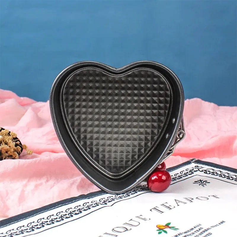 4-Inch Non-Stick Heart-Shaped Bottom Live Buckle Mold Easy To Release Carbon Steel Chiffon Cake Tool Baking Mold Heart-Shaped