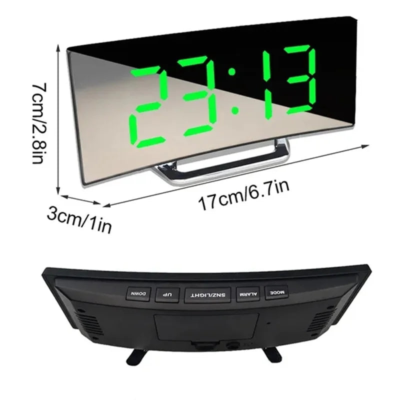 Miroir à écran courbe LED Corloge numérique créative Création d'alarme numérique avec grand affichage USB Charge de cheminée Propulted Table Clock