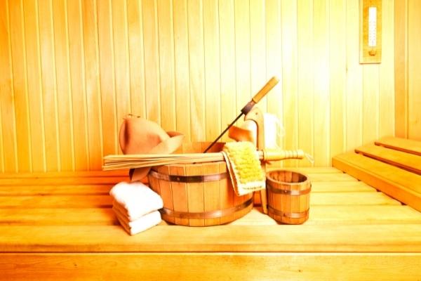 7 Must-Have Home Sauna Accessories